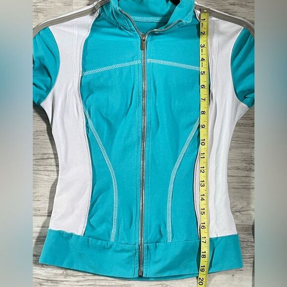 Women's Athletic Blue and White Jacket Size Small - Picture 10 of 11